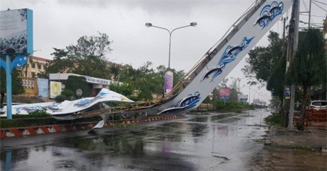 Phú Yên tổ chức sơ tán hàng nghìn hộ dân tránh lũ