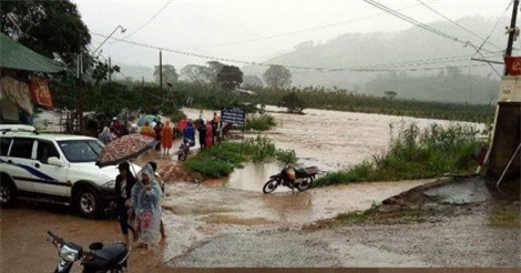 Bão số 12 càn quét làm 20 người chết, 17 người mất tích