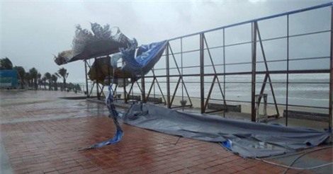 Tin mới nhất về cơn bão số 12, cảnh báo lũ khẩn cấp