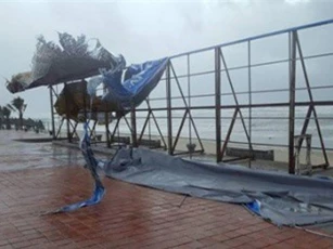 Tin mới nhất về cơn bão số 12, cảnh báo lũ khẩn cấp