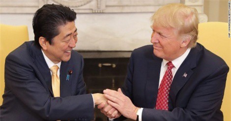 Trump khuyên Nhật Bản mua vũ khí Mỹ đề phòng Triều Tiên, Abe nói gì?