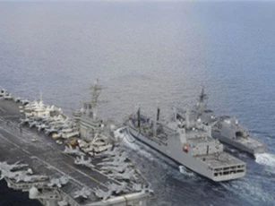 Mỹ tung 3 tàu sân bay ra TBD giữa lúc Trump thăm châu Á