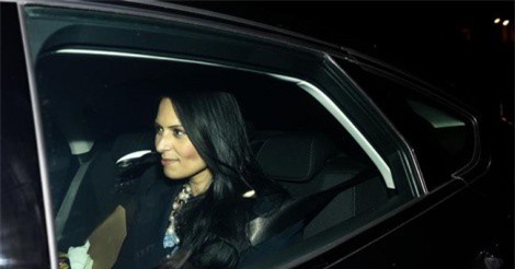 Bí mật gặp giới chức Israel, Bộ trưởng Anh bị sa thải