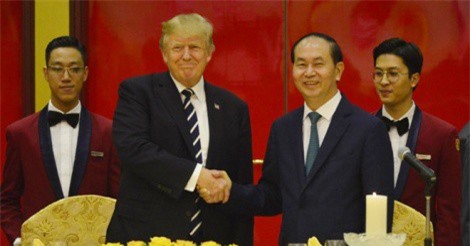 Chủ tịch nước Trần Đại Quang mở quốc yến tiếp đãi Tổng thống Mỹ Donald Trump