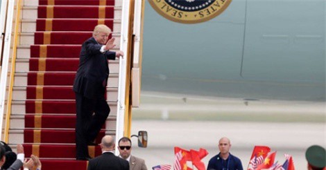 Tổng thống Mỹ Donald Trump rời Hà Nội, sang Philippines dự Hội nghị ASEAN