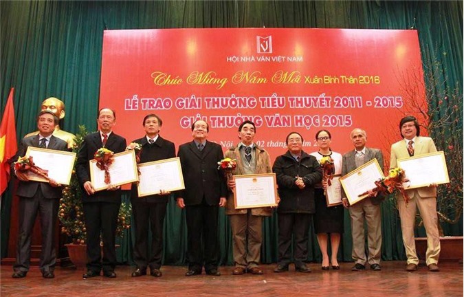 Những khó khăn trong nghề dịch thuật - chia sẻ của dịch giả PGS. TS Nguyễn Văn Dân