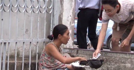 Tạm giữ 2 đối tượng nghi tiêm chất lạ, lạm dụng trẻ em ăn xin