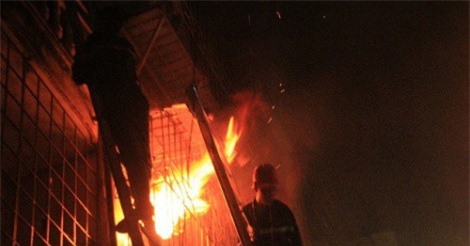 Hà Nội: Tạm giữ nam thanh niên đốt nhà, đâm trọng thương hai người