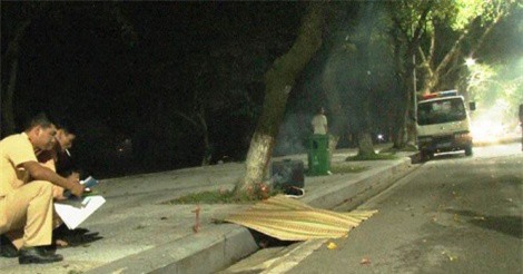 Huế: Lao xe máy vào vỉa hè, đôi nam nữ tử nạn