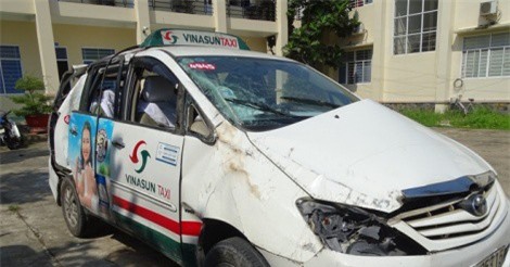 Tóm gọn nhóm thiếu niên dùng tuýp sắt đánh gục tài xế cướp taxi