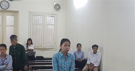 Nửa đêm hắt nước sôi vào chị dâu vì thù hận