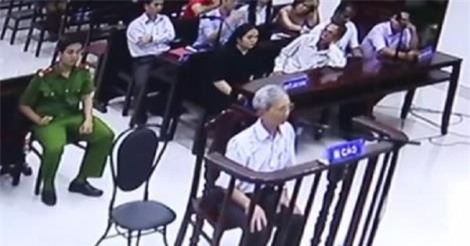 Ông lão 77 tuổi dọa tự thiêu vì bị kết án 3 năm tù