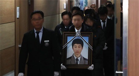 Tổ chức tang lễ cho 5 nạn nhất mất tích trong vụ chìm phà Sewol