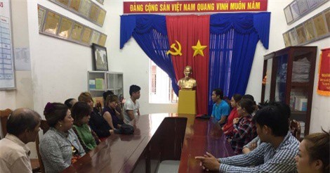 Phá sòng bạc 'quý bà' trong biệt thự ở miền Tây