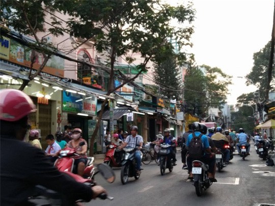 Cô gái mở cửa GrabCar gây tai nạn chết người ở Sài Gòn