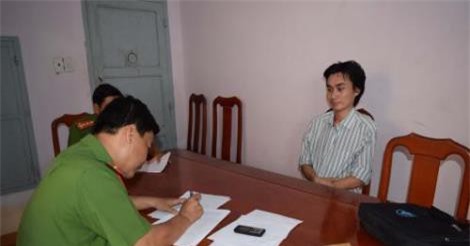 Bị mắng, nghịch tử đầu độc cha ruột 