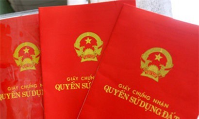 Bộ Tư pháp đang rà soát quy định ghi tên thành viên trong gia đình vào sổ đỏ