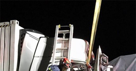 Ô tô đâm liên hoàn trên cao tốc, 2 người thương vong