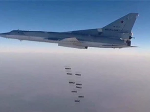 Sáu oanh tạc cơ Nga cày nát cứ điểm IS ở Đông Bắc Syria