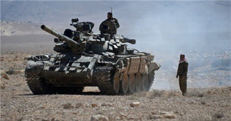 Qu&#xE2;n &#x111;&#x1ED9;i Syria nh&#x1EAF;m &#x111;&#xE1;nh &#x1EDF; &#x110;&#xF4;ng Damascus, kh&#x1EE7;ng b&#x1ED1; ch&#x1ECB;u tr&#x1EAD;n