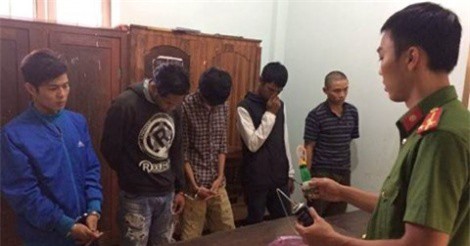 Bắt nhóm thanh niên đang phê ma túy trong phòng trọ