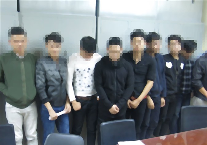 "Hot boy" bán dâm cho cả nam và nữ lấy tiền nuôi vợ con