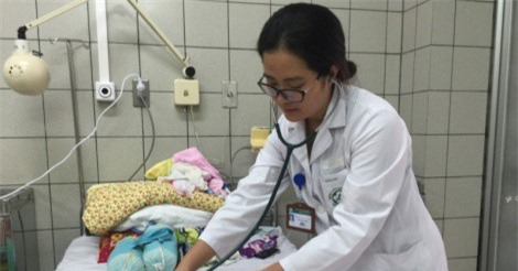 Hai bé chuyển từ BV sản nhi Bắc Ninh lên Bạch Mai đã xuất viện