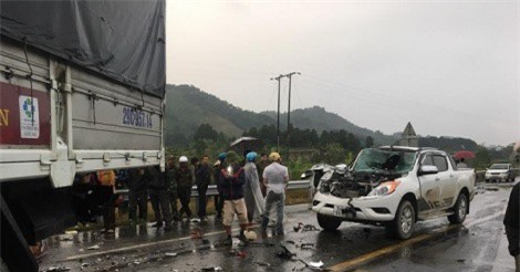 Tai nạn thảm khốc trên cao tốc Nội Bài- Lào Cai: 2 người thương vong