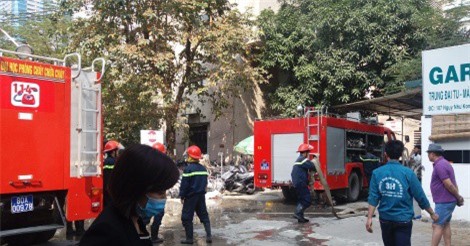Hà Nội: Báo cháy gara ôtô, cả khu phố hoảng sợ