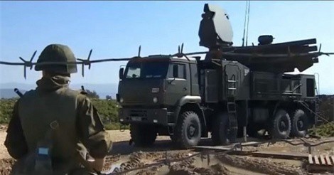 Israel nã tên lửa vào Damascus, Syria tung đòn đáp trả