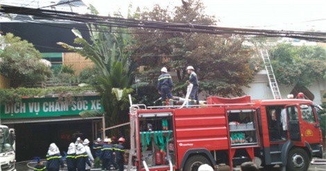 Hà Nội: Cháy lớn tại quán cà phê trên phố Phan Kế Bính