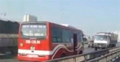 Sẽ xử lý nghiêm xe khách chạy ngược chiều trên vành đai 3 Hà Nội