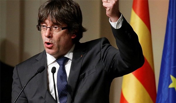 Tây Ban Nha bất ngờ hủy lệnh truy nã cựu Thủ hiến Catalonia