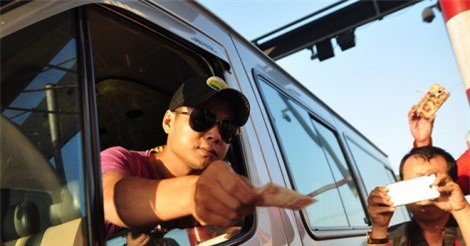 Tài xế phản ứng, BOT Biên Hòa ùn tắc từ sáng sớm