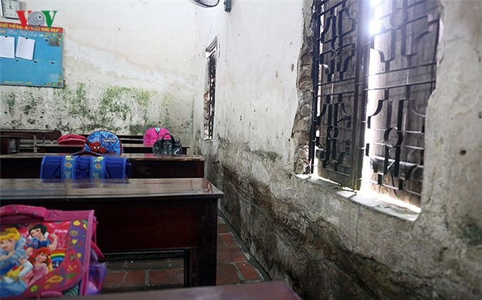 Vụ sập lan can trường học ở Bắc Ninh: Hình ảnh ngôi trường mục nát