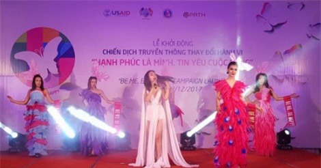 Báo động: Tỷ lệ người chuyển giới nữ mắc HIV cao hơn 49 lần