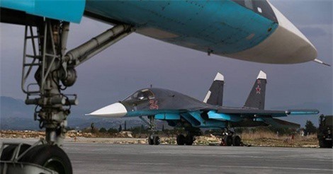 Nga điều máy bay ném bom Su-34 trở về từ chiến trường Syria