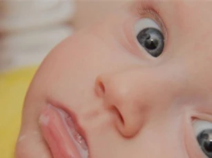 5 cách giúp trẻ không bị nôn trớ