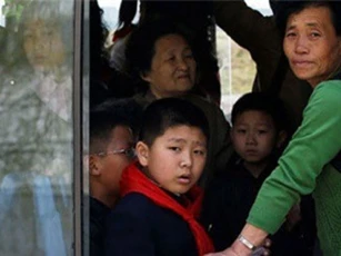 Nga cảnh báo hành động 'siết cổ' Triều Tiên