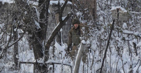 Chiến sự Donbass leo thang: Quân Ukraine vật lộn chống trả hỏa lực từ phe ly khai 