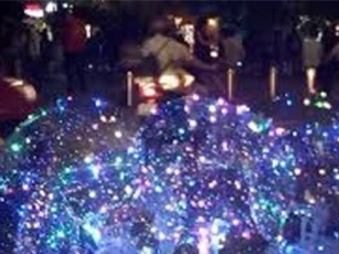 Điều gì khiến bong bóng Galaxy trở thành trào lưu mùa Giáng sinh năm nay?