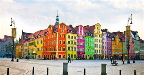 Khám phá vẻ đẹp 10 thành phố sặc sỡ nhất thế giới