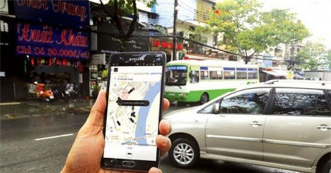 Uber, Grab đã “khai tử” hơn 3.000 xe taxi truyền thống tại Tp.HCM