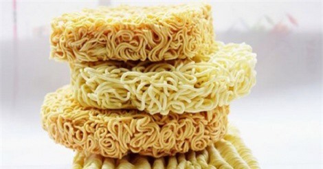 Clip: Tác hại của việc lạm dụng mì ăn liền quá mức