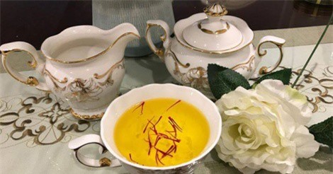 Đại gia mua “vàng đỏ” giá 650 triệu/kg làm trà thưởng Tết