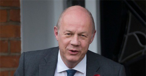 Phó Thủ tướng Anh mất chức vì ảnh khiêu dâm