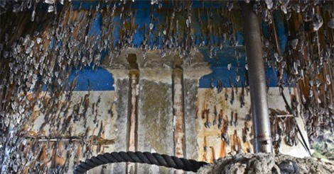 Bí ẩn con tàu "ma" trôi dạt vào bờ biển nước Mỹ