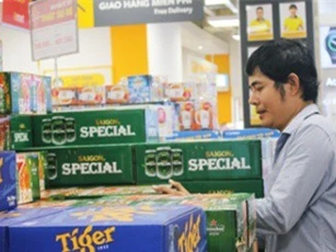 Hà Nội dự kiến tiêu thụ 200 triệu lít rượu, bia dịp Tết