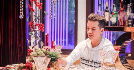 Đàm Vĩnh Hưng chi hơn 1 tỷ đồng trang hoàng căn biệt thự 3 triệu USD đón Giáng sinh