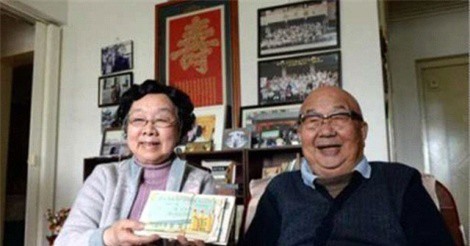 Cụ ông 94 tuổi viết thư tình tặng vợ suốt 60 năm